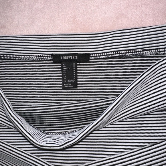 Forever 21 Dukes of Dallas Black & White Striped Mini Pencil Skirt NWT, Size M - Picture 5 of 5